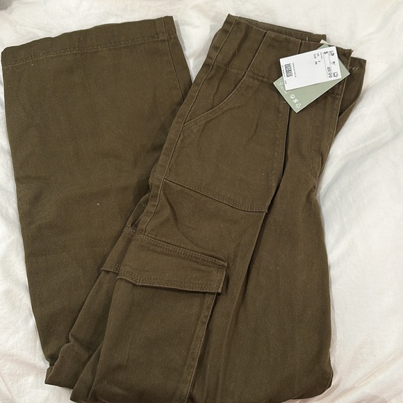 H&M Cargo Pants | Dark Khaki Green | Size 2 - Picture 4 of 4